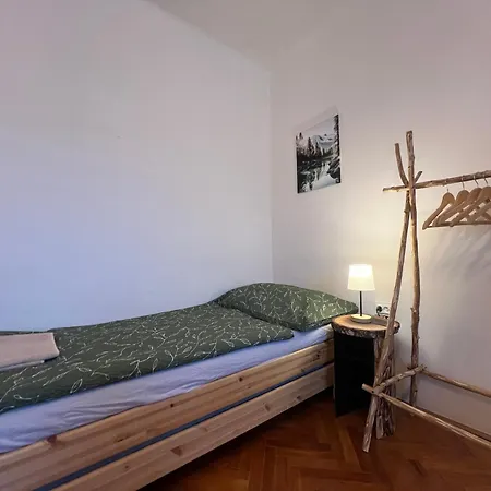 Veseli Apartment *
